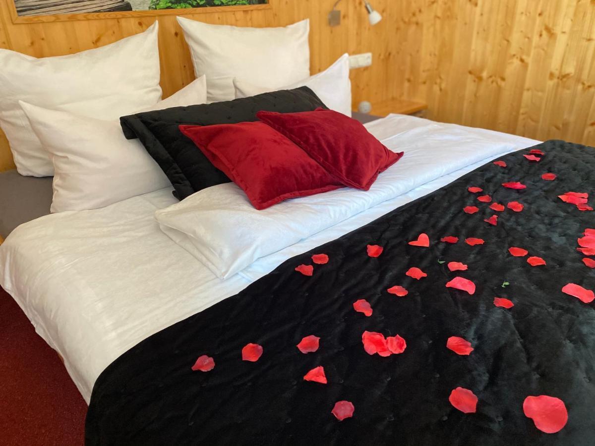 Hotel Wilder Mann Feuchtwangen Eksteriør bilde