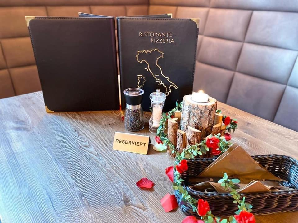 Hotel Wilder Mann Feuchtwangen Eksteriør bilde